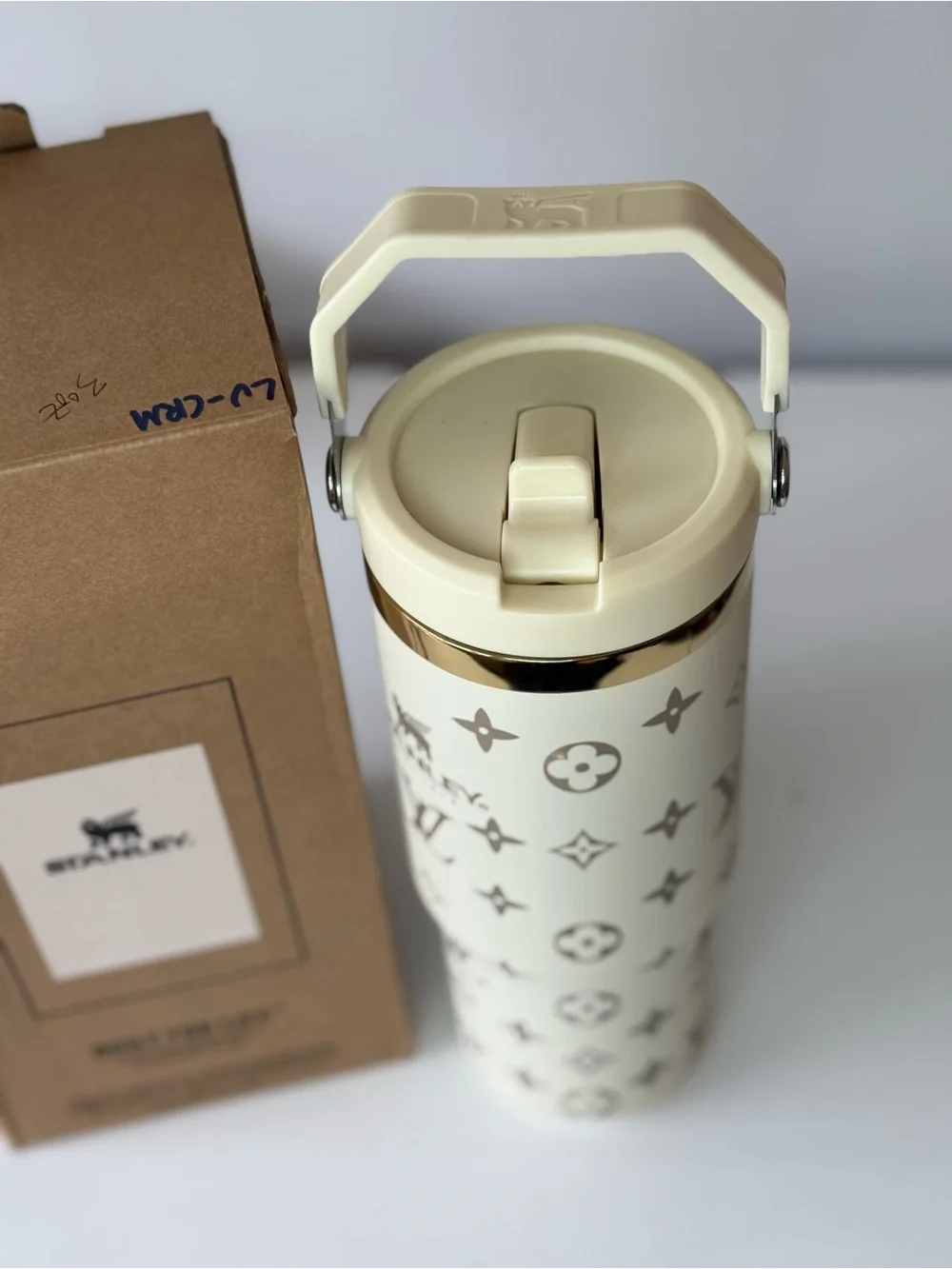 Stanley Cream and Gold Patterned Travel Tumbler 30 oz new! - Picture 6 of 8